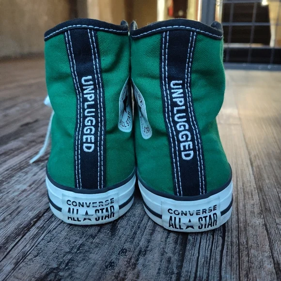 LIKE NEW Chuck Taylor Converse All stars Women size 8 men size 6 - Picture 4 of 16